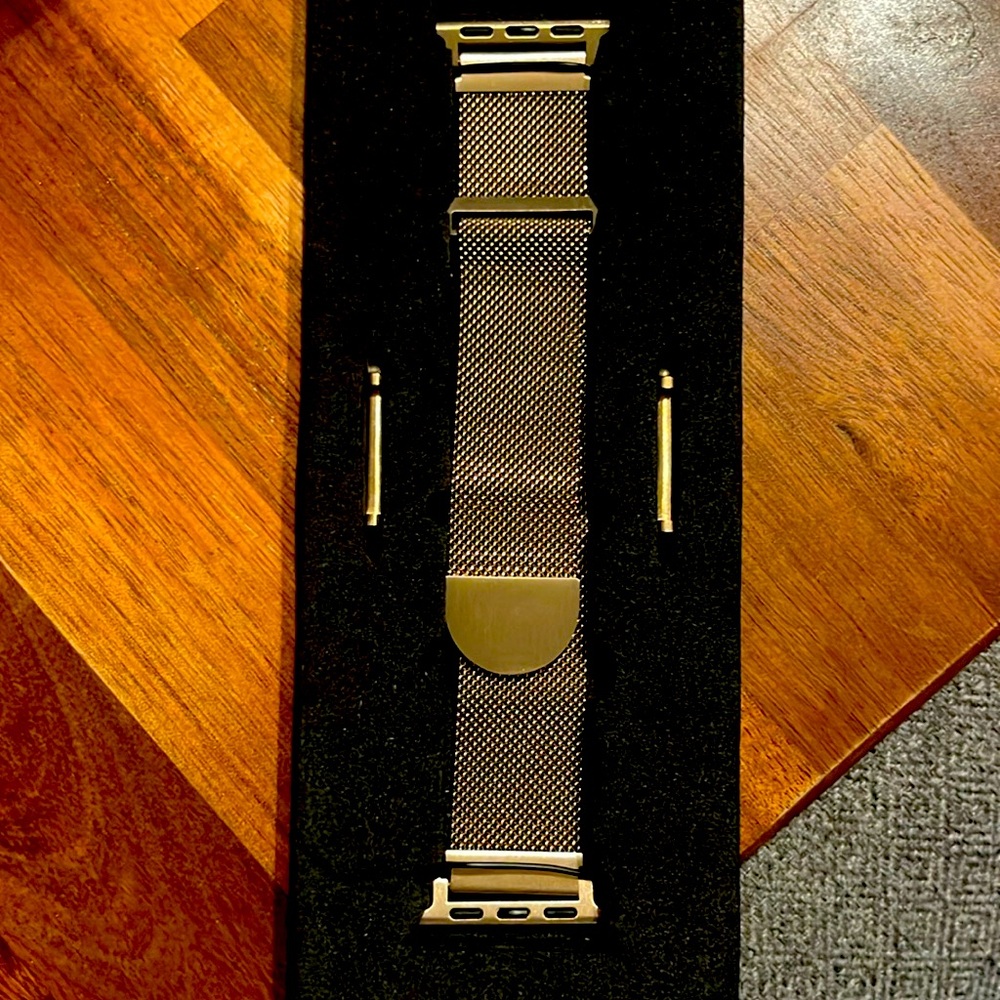 Posh tech infinity band
